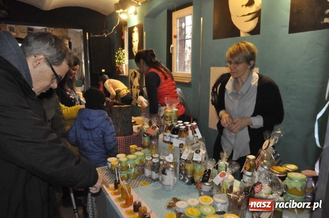 Zdjęcie w galerii na portalu naszraciborz.pl: Nie wyborcza, ale najprawdziwsza swojska, czyli BioBazar i kiełbasa radnego na Końcu Świata  wiadomości z regionu