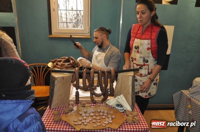 Zdjęcie w galerii na portalu naszraciborz.pl: Nie wyborcza, ale najprawdziwsza swojska, czyli BioBazar i kiełbasa radnego na Końcu Świata  wiadomości z regionu