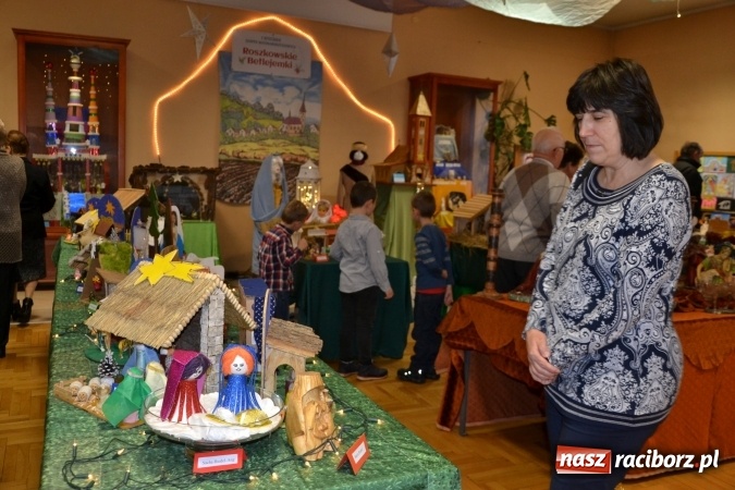 Zdjęcie w galerii na portalu naszraciborz.pl: Takiej wystawy jeszcze nie było. 410 szopek pokazano w Roszkowie wiadomości z regionu