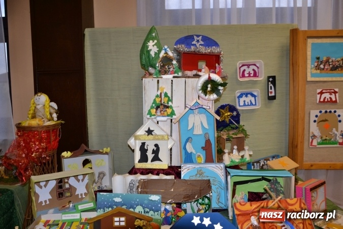 Zdjęcie w galerii na portalu naszraciborz.pl: Takiej wystawy jeszcze nie było. 410 szopek pokazano w Roszkowie wiadomości z regionu