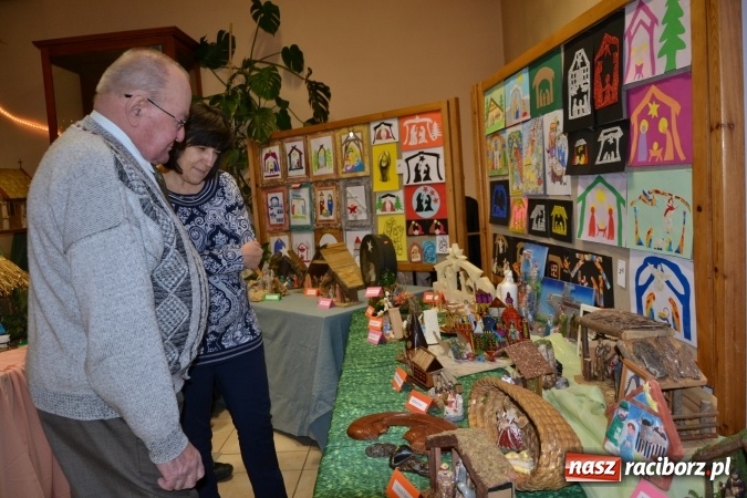 Zdjęcie w galerii na portalu naszraciborz.pl: Takiej wystawy jeszcze nie było. 410 szopek pokazano w Roszkowie wiadomości z regionu