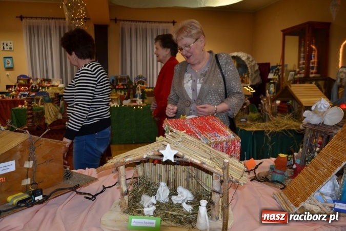 Zdjęcie w galerii na portalu naszraciborz.pl: Takiej wystawy jeszcze nie było. 410 szopek pokazano w Roszkowie wiadomości z regionu