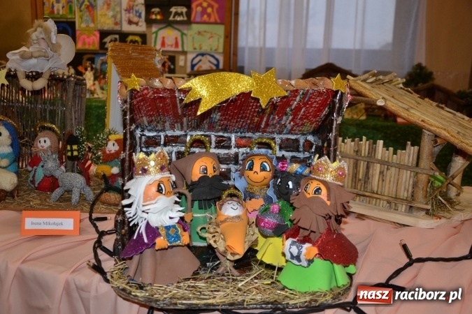 Zdjęcie w galerii na portalu naszraciborz.pl: Takiej wystawy jeszcze nie było. 410 szopek pokazano w Roszkowie wiadomości z regionu