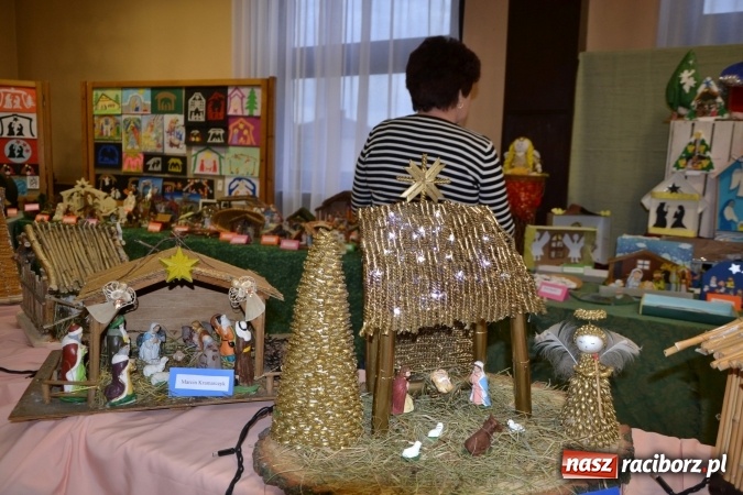 Zdjęcie w galerii na portalu naszraciborz.pl: Takiej wystawy jeszcze nie było. 410 szopek pokazano w Roszkowie wiadomości z regionu