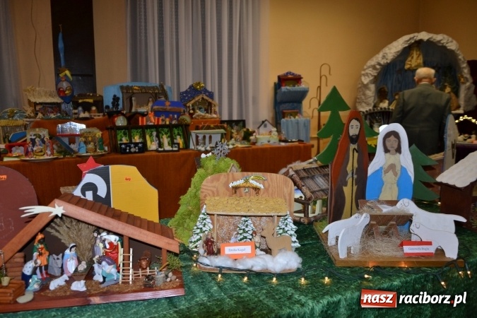 Zdjęcie w galerii na portalu naszraciborz.pl: Takiej wystawy jeszcze nie było. 410 szopek pokazano w Roszkowie wiadomości z regionu