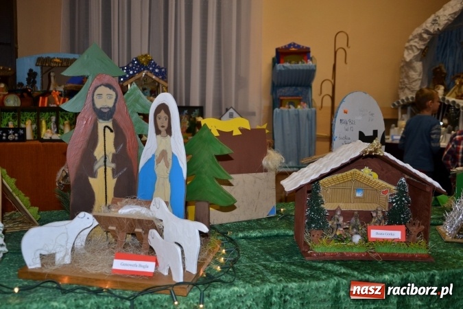 Zdjęcie w galerii na portalu naszraciborz.pl: Takiej wystawy jeszcze nie było. 410 szopek pokazano w Roszkowie wiadomości z regionu