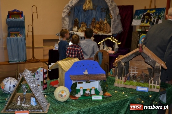 Zdjęcie w galerii na portalu naszraciborz.pl: Takiej wystawy jeszcze nie było. 410 szopek pokazano w Roszkowie wiadomości z regionu