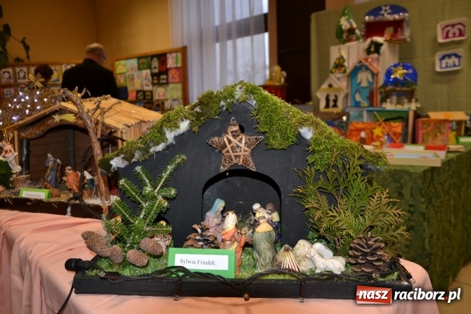 Zdjęcie w galerii na portalu naszraciborz.pl: Takiej wystawy jeszcze nie było. 410 szopek pokazano w Roszkowie wiadomości z regionu