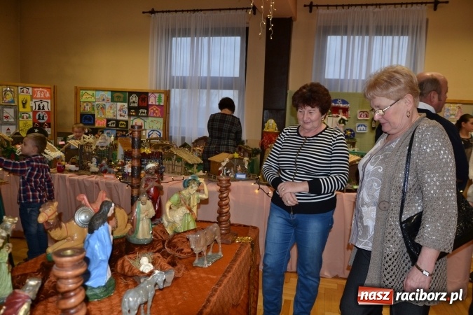 Zdjęcie w galerii na portalu naszraciborz.pl: Takiej wystawy jeszcze nie było. 410 szopek pokazano w Roszkowie wiadomości z regionu