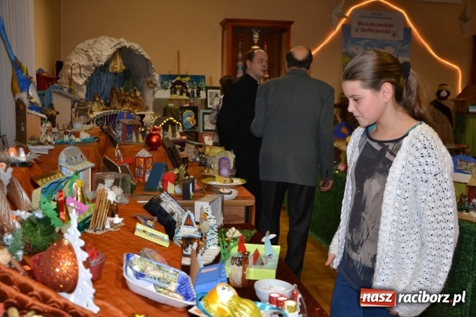 Zdjęcie w galerii na portalu naszraciborz.pl: Takiej wystawy jeszcze nie było. 410 szopek pokazano w Roszkowie wiadomości z regionu