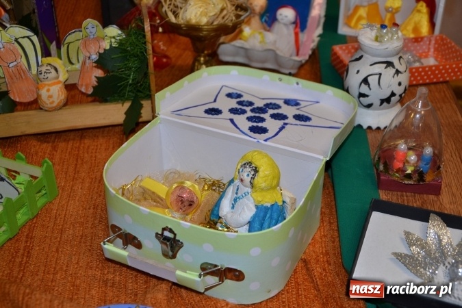 Zdjęcie w galerii na portalu naszraciborz.pl: Takiej wystawy jeszcze nie było. 410 szopek pokazano w Roszkowie wiadomości z regionu