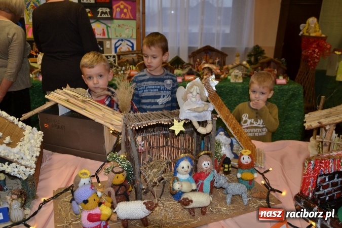 Zdjęcie w galerii na portalu naszraciborz.pl: Takiej wystawy jeszcze nie było. 410 szopek pokazano w Roszkowie wiadomości z regionu