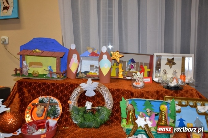 Zdjęcie w galerii na portalu naszraciborz.pl: Takiej wystawy jeszcze nie było. 410 szopek pokazano w Roszkowie wiadomości z regionu