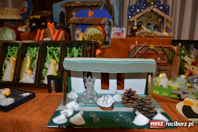 Zdjęcie w galerii na portalu naszraciborz.pl: Takiej wystawy jeszcze nie było. 410 szopek pokazano w Roszkowie wiadomości z regionu