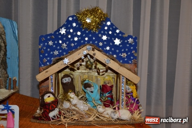 Zdjęcie w galerii na portalu naszraciborz.pl: Takiej wystawy jeszcze nie było. 410 szopek pokazano w Roszkowie wiadomości z regionu