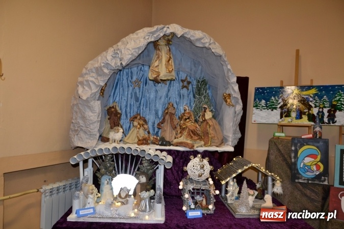 Zdjęcie w galerii na portalu naszraciborz.pl: Takiej wystawy jeszcze nie było. 410 szopek pokazano w Roszkowie wiadomości z regionu