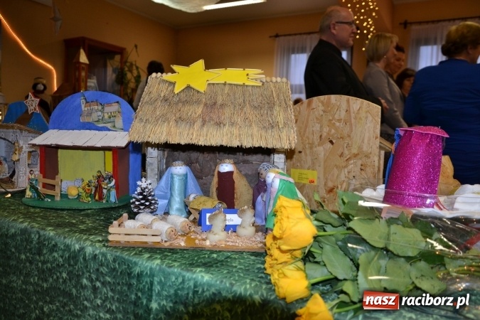 Zdjęcie w galerii na portalu naszraciborz.pl: Takiej wystawy jeszcze nie było. 410 szopek pokazano w Roszkowie wiadomości z regionu