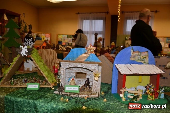 Zdjęcie w galerii na portalu naszraciborz.pl: Takiej wystawy jeszcze nie było. 410 szopek pokazano w Roszkowie wiadomości z regionu