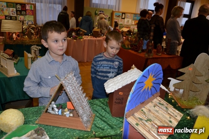 Zdjęcie w galerii na portalu naszraciborz.pl: Takiej wystawy jeszcze nie było. 410 szopek pokazano w Roszkowie wiadomości z regionu