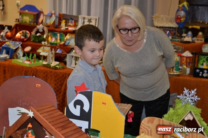 Zdjęcie w galerii na portalu naszraciborz.pl: Takiej wystawy jeszcze nie było. 410 szopek pokazano w Roszkowie wiadomości z regionu