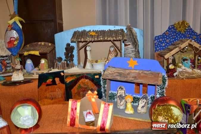 Zdjęcie w galerii na portalu naszraciborz.pl: Takiej wystawy jeszcze nie było. 410 szopek pokazano w Roszkowie wiadomości z regionu