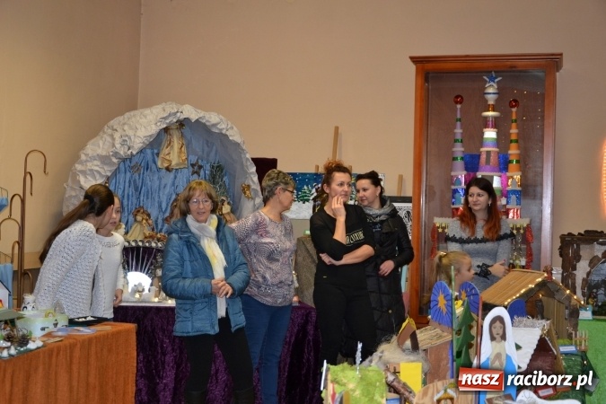 Zdjęcie w galerii na portalu naszraciborz.pl: Takiej wystawy jeszcze nie było. 410 szopek pokazano w Roszkowie wiadomości z regionu