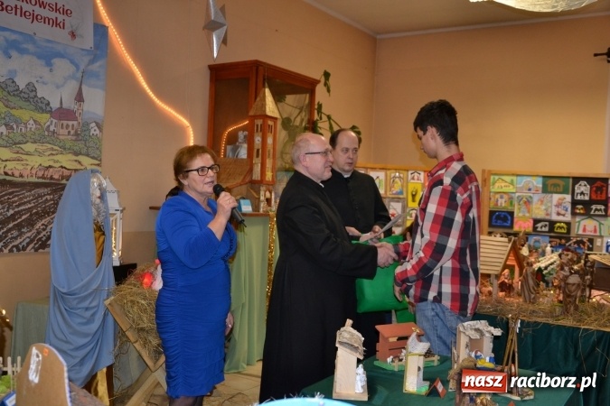 Zdjęcie w galerii na portalu naszraciborz.pl: Takiej wystawy jeszcze nie było. 410 szopek pokazano w Roszkowie wiadomości z regionu