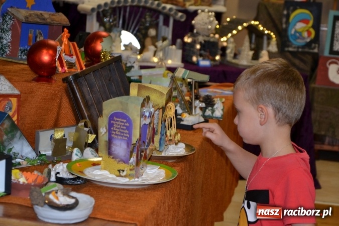 Zdjęcie w galerii na portalu naszraciborz.pl: Takiej wystawy jeszcze nie było. 410 szopek pokazano w Roszkowie wiadomości z regionu