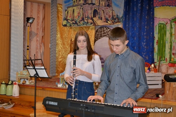 Zdjęcie w galerii na portalu naszraciborz.pl: Takiej wystawy jeszcze nie było. 410 szopek pokazano w Roszkowie wiadomości z regionu