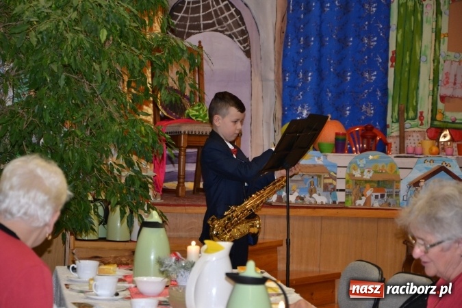 Zdjęcie w galerii na portalu naszraciborz.pl: Takiej wystawy jeszcze nie było. 410 szopek pokazano w Roszkowie wiadomości z regionu