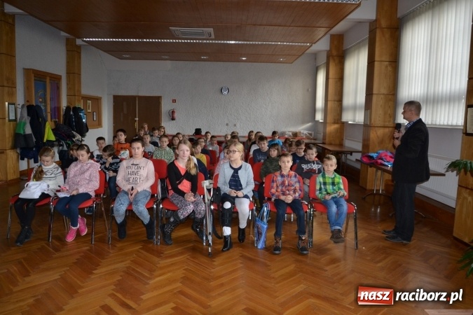 Zdjęcie w galerii na portalu naszraciborz.pl: Zagadki Lego Robotyki, czyli kolejny wykład Uniwersytetu Dziecięcego w Krzyżanowicach  wiadomości z regionu