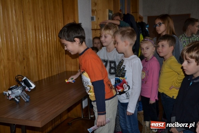 Zdjęcie w galerii na portalu naszraciborz.pl: Zagadki Lego Robotyki, czyli kolejny wykład Uniwersytetu Dziecięcego w Krzyżanowicach  wiadomości z regionu