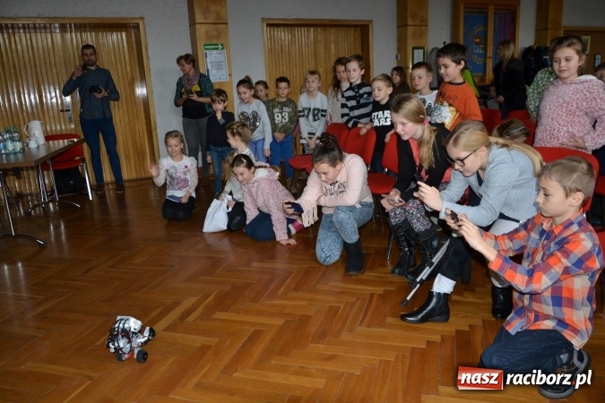Zdjęcie w galerii na portalu naszraciborz.pl: Zagadki Lego Robotyki, czyli kolejny wykład Uniwersytetu Dziecięcego w Krzyżanowicach  wiadomości z regionu