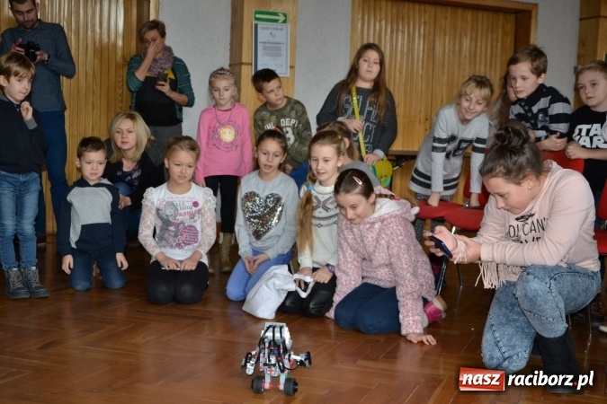 Zdjęcie w galerii na portalu naszraciborz.pl: Zagadki Lego Robotyki, czyli kolejny wykład Uniwersytetu Dziecięcego w Krzyżanowicach  wiadomości z regionu
