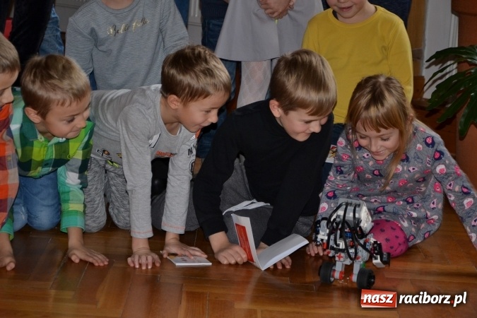 Zdjęcie w galerii na portalu naszraciborz.pl: Zagadki Lego Robotyki, czyli kolejny wykład Uniwersytetu Dziecięcego w Krzyżanowicach  wiadomości z regionu