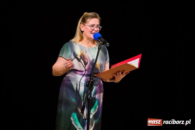 Zdjęcie w galerii na portalu naszraciborz.pl: Zesp&oacute;ł Taneczny Łężczok ma już dwadzieścia lat. Urodziny świętował hucznie podczas gali w Raciborskim Centrum Kultury wiadomości z regionu