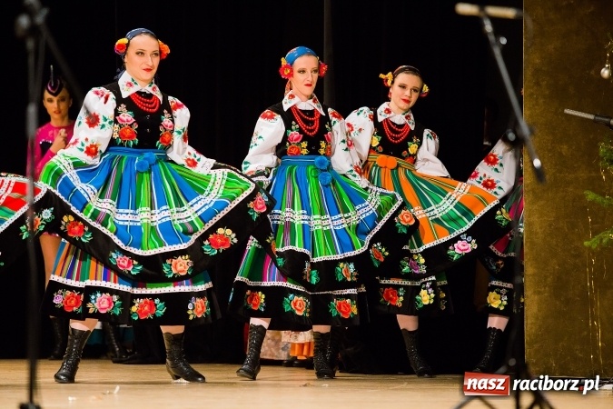 Zdjęcie w galerii na portalu naszraciborz.pl: Zesp&oacute;ł Taneczny Łężczok ma już dwadzieścia lat. Urodziny świętował hucznie podczas gali w Raciborskim Centrum Kultury wiadomości z regionu