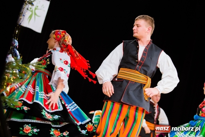 Zdjęcie w galerii na portalu naszraciborz.pl: Zesp&oacute;ł Taneczny Łężczok ma już dwadzieścia lat. Urodziny świętował hucznie podczas gali w Raciborskim Centrum Kultury wiadomości z regionu