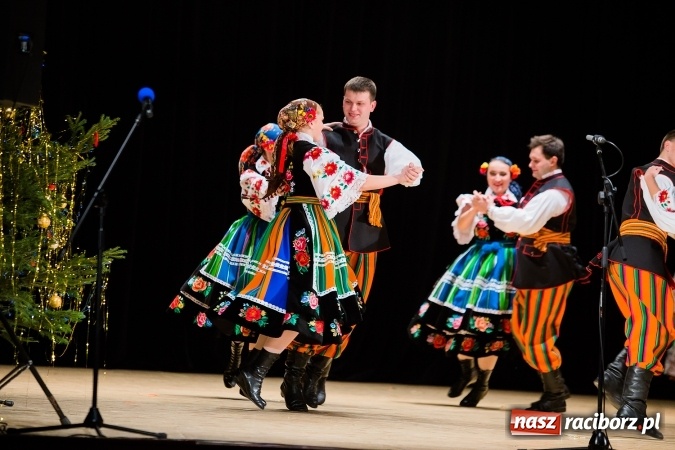 Zdjęcie w galerii na portalu naszraciborz.pl: Zesp&oacute;ł Taneczny Łężczok ma już dwadzieścia lat. Urodziny świętował hucznie podczas gali w Raciborskim Centrum Kultury wiadomości z regionu