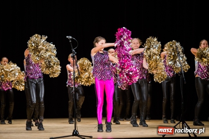 Zdjęcie w galerii na portalu naszraciborz.pl: Zesp&oacute;ł Taneczny Łężczok ma już dwadzieścia lat. Urodziny świętował hucznie podczas gali w Raciborskim Centrum Kultury wiadomości z regionu