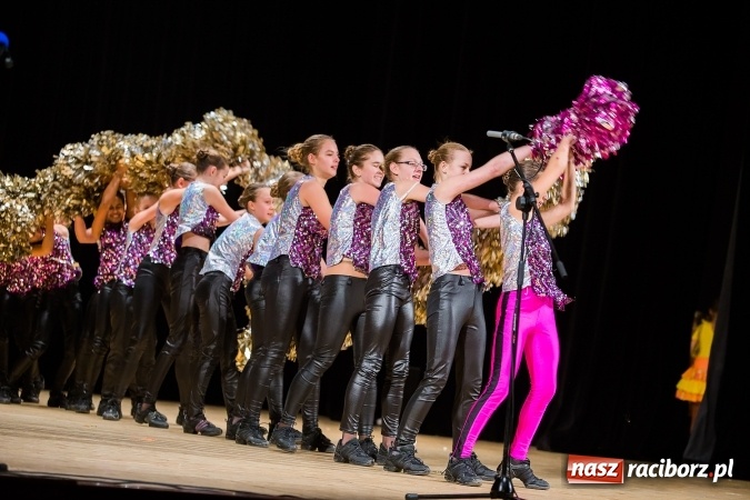 Zdjęcie w galerii na portalu naszraciborz.pl: Zesp&oacute;ł Taneczny Łężczok ma już dwadzieścia lat. Urodziny świętował hucznie podczas gali w Raciborskim Centrum Kultury wiadomości z regionu