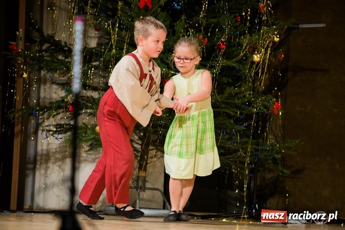 Zdjęcie w galerii na portalu naszraciborz.pl: Zesp&oacute;ł Taneczny Łężczok ma już dwadzieścia lat. Urodziny świętował hucznie podczas gali w Raciborskim Centrum Kultury wiadomości z regionu