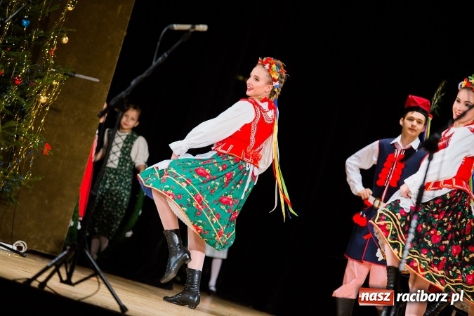 Zdjęcie w galerii na portalu naszraciborz.pl: Zesp&oacute;ł Taneczny Łężczok ma już dwadzieścia lat. Urodziny świętował hucznie podczas gali w Raciborskim Centrum Kultury wiadomości z regionu