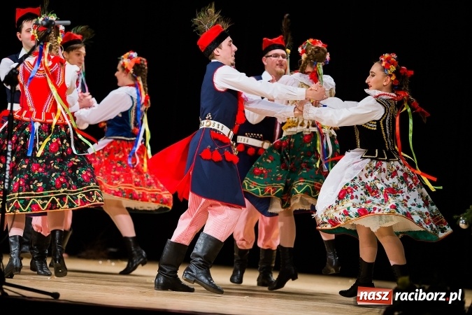 Zdjęcie w galerii na portalu naszraciborz.pl: Zesp&oacute;ł Taneczny Łężczok ma już dwadzieścia lat. Urodziny świętował hucznie podczas gali w Raciborskim Centrum Kultury wiadomości z regionu