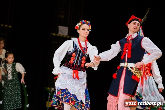 Zdjęcie w galerii na portalu naszraciborz.pl: Zesp&oacute;ł Taneczny Łężczok ma już dwadzieścia lat. Urodziny świętował hucznie podczas gali w Raciborskim Centrum Kultury wiadomości z regionu