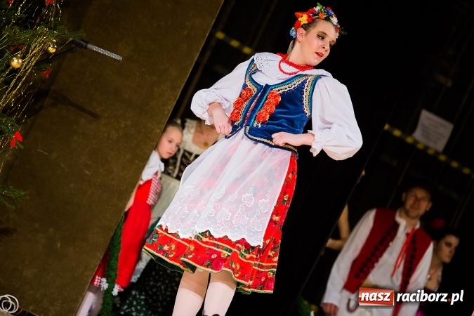 Zdjęcie w galerii na portalu naszraciborz.pl: Zesp&oacute;ł Taneczny Łężczok ma już dwadzieścia lat. Urodziny świętował hucznie podczas gali w Raciborskim Centrum Kultury wiadomości z regionu