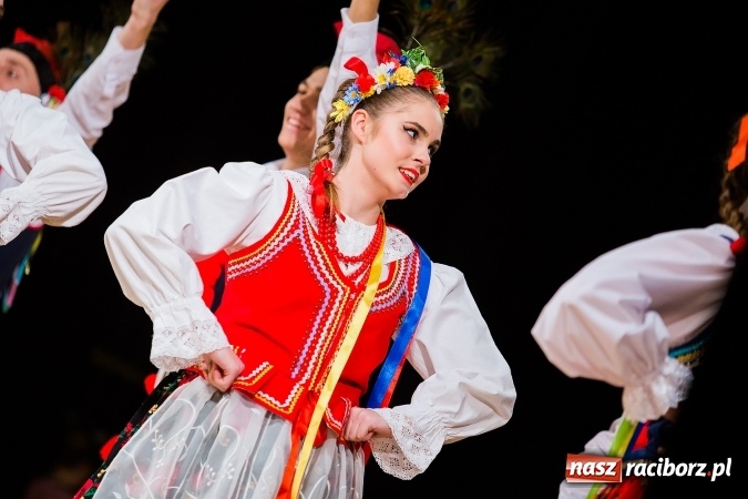 Zdjęcie w galerii na portalu naszraciborz.pl: Zesp&oacute;ł Taneczny Łężczok ma już dwadzieścia lat. Urodziny świętował hucznie podczas gali w Raciborskim Centrum Kultury wiadomości z regionu