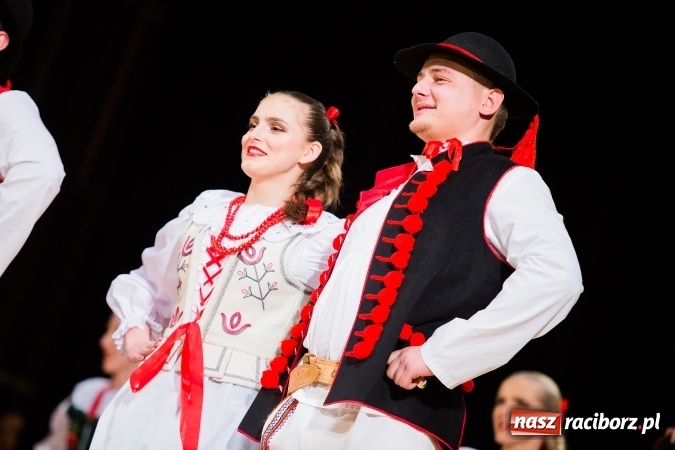 Zdjęcie w galerii na portalu naszraciborz.pl: Zesp&oacute;ł Taneczny Łężczok ma już dwadzieścia lat. Urodziny świętował hucznie podczas gali w Raciborskim Centrum Kultury wiadomości z regionu