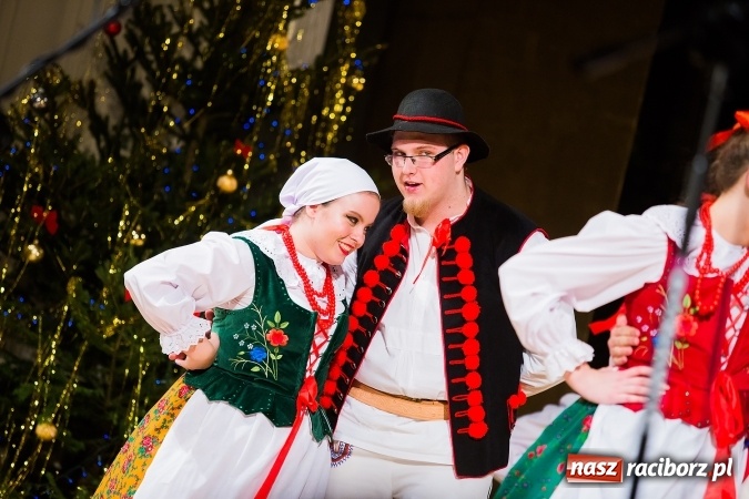 Zdjęcie w galerii na portalu naszraciborz.pl: Zesp&oacute;ł Taneczny Łężczok ma już dwadzieścia lat. Urodziny świętował hucznie podczas gali w Raciborskim Centrum Kultury wiadomości z regionu