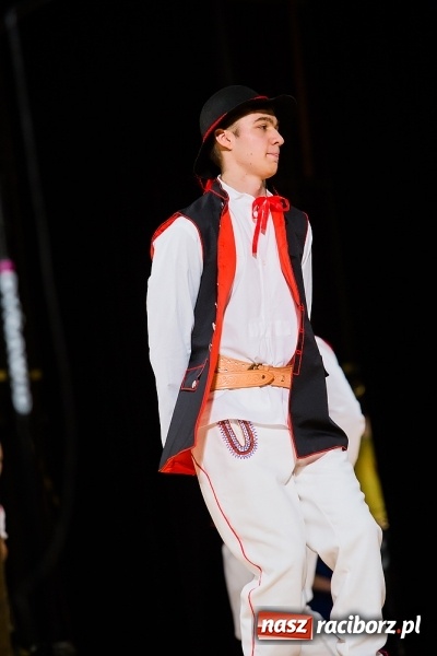 Zdjęcie w galerii na portalu naszraciborz.pl: Zesp&oacute;ł Taneczny Łężczok ma już dwadzieścia lat. Urodziny świętował hucznie podczas gali w Raciborskim Centrum Kultury wiadomości z regionu